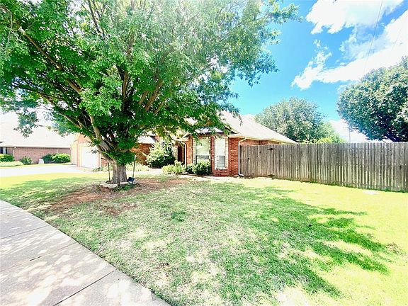 3rd image of 17125 Platinum Ln