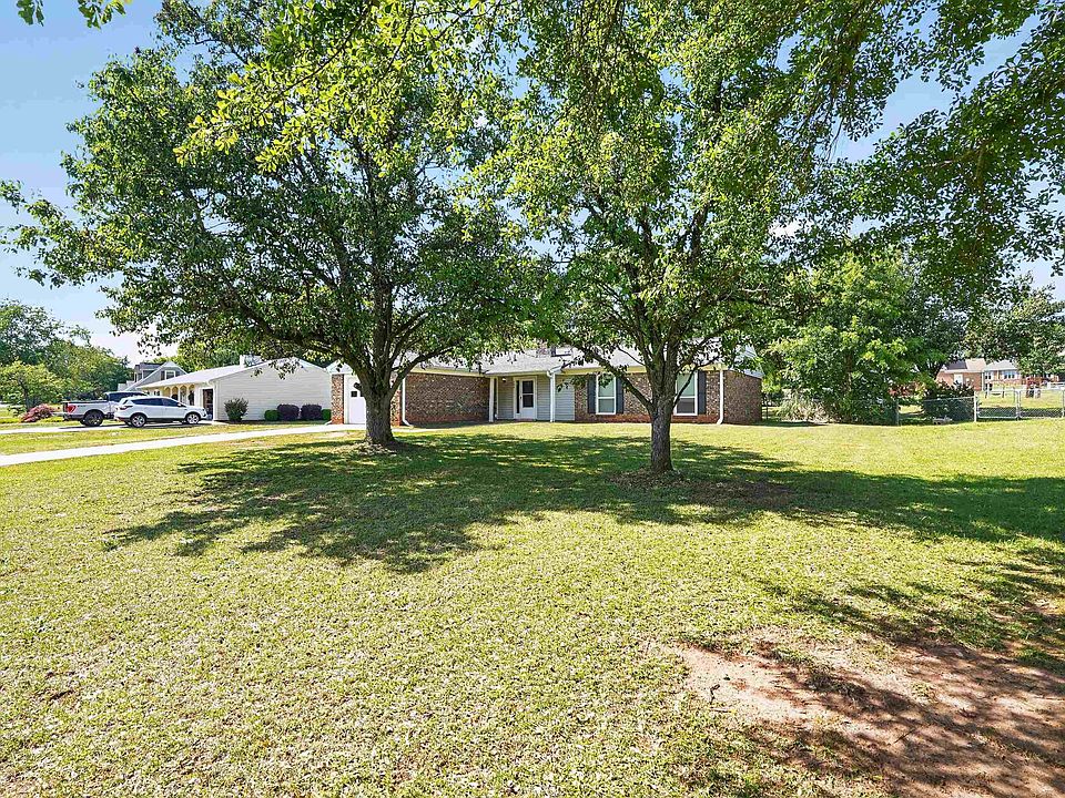 1st image of 108 Sedgefield Ct