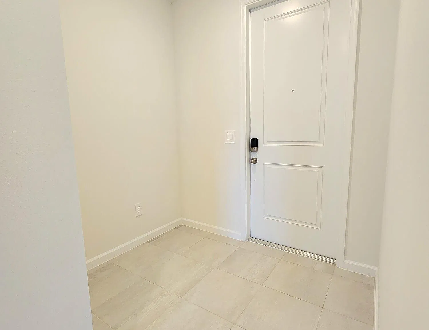 3 bed, 2.5 bath, 1485 sqft, $2,425 — Photo 3