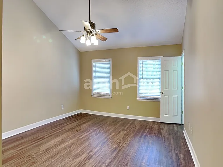 946 E Durness Ct — Photo 10