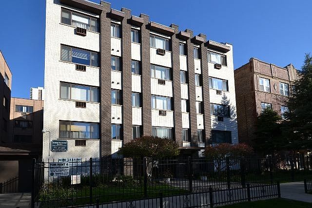 1st image of 6029 N Winthrop Ave APT 405