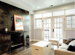 1048 W Fulton Market APT 3, Chicago, IL 60607