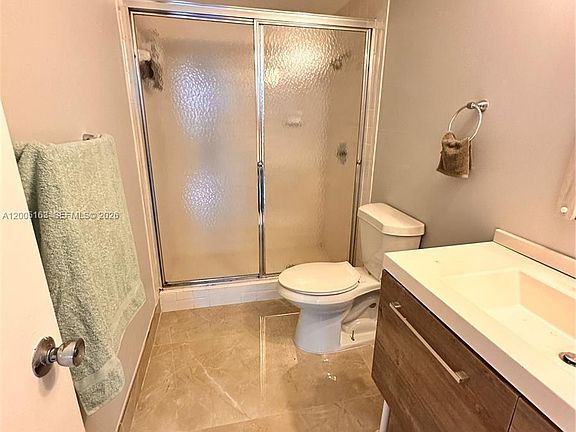 3rd image of 901 Hillcrest Dr APT 315
