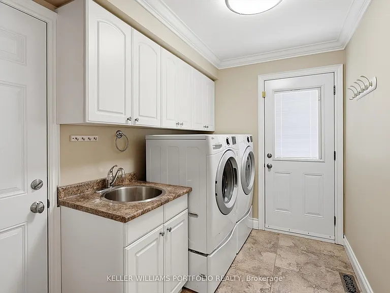 287 Royal Albert Ct — Photo 45