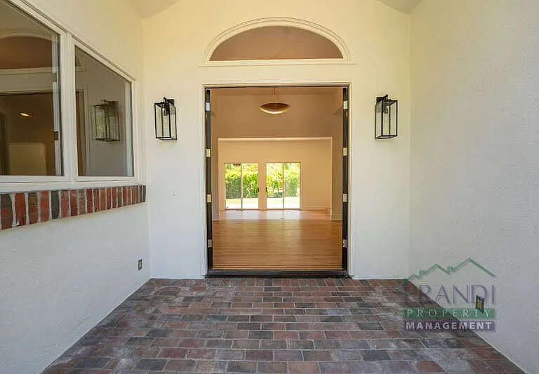 121 Laurel Grove Ave — Photo 9