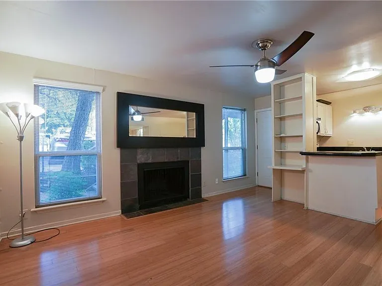 1000 W 26th St #103 — Photo 1