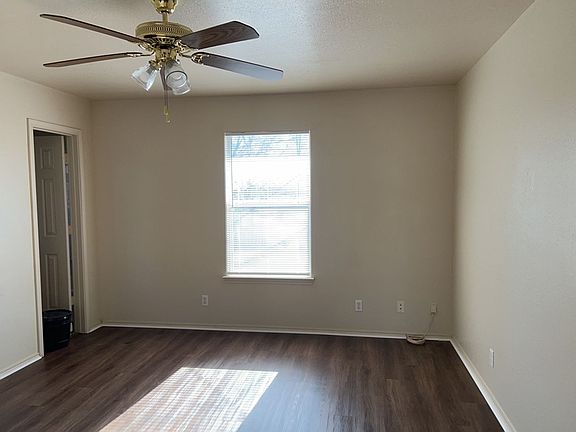 5th image of 3606 Warfield Dr