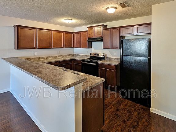 3rd image of 5512 Village Pond Cir