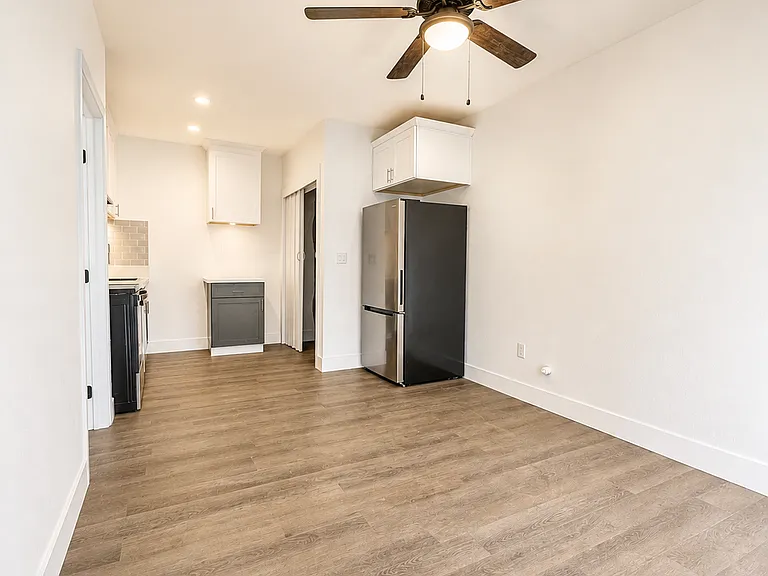 505 S Renn Ave — Photo 8