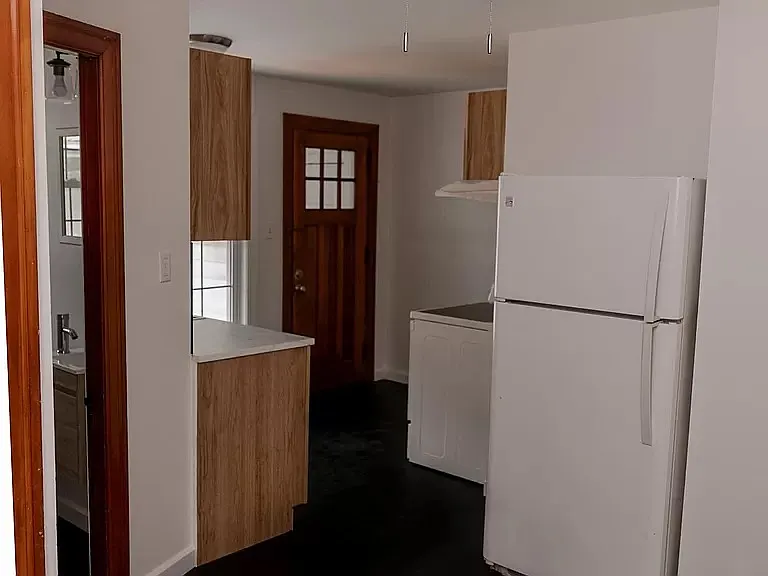 2 bed, 750 sqft, $1,950 — Photo 3