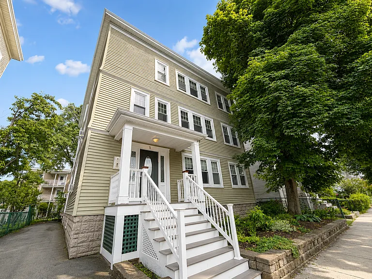 71 Beechcroft St #2 — Photo 21
