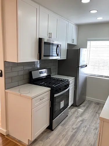 105 S Hayworth Ave #2 Photo 1