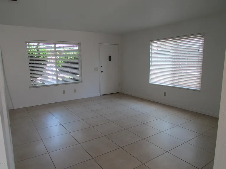5339 Heather St — Photo 4