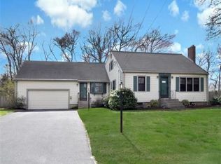 8 Palmer Rd, Foxboro, MA 02035