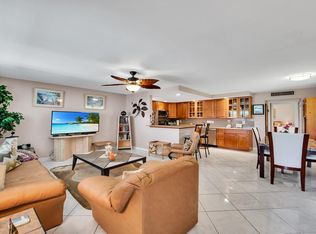 210 Flanders E, Delray Beach, FL 33484