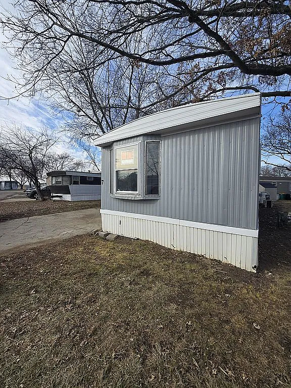 7 Hawthorne Dr photo 1