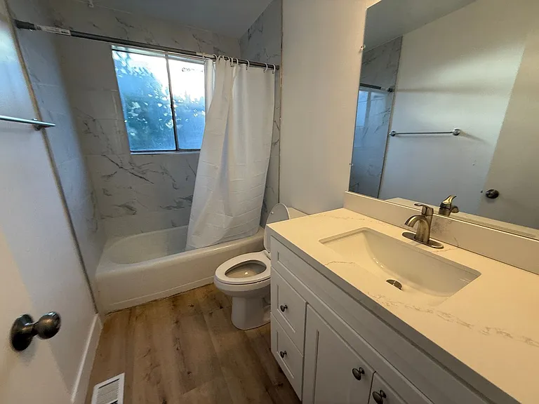 1226 E 500 S — Photo 18