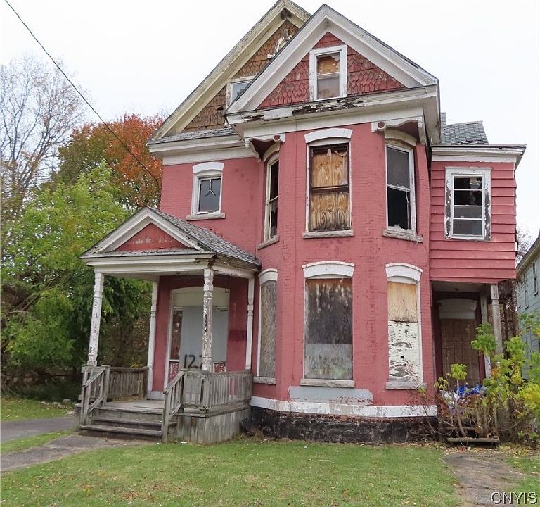 2nd image of 122 W Bissell St