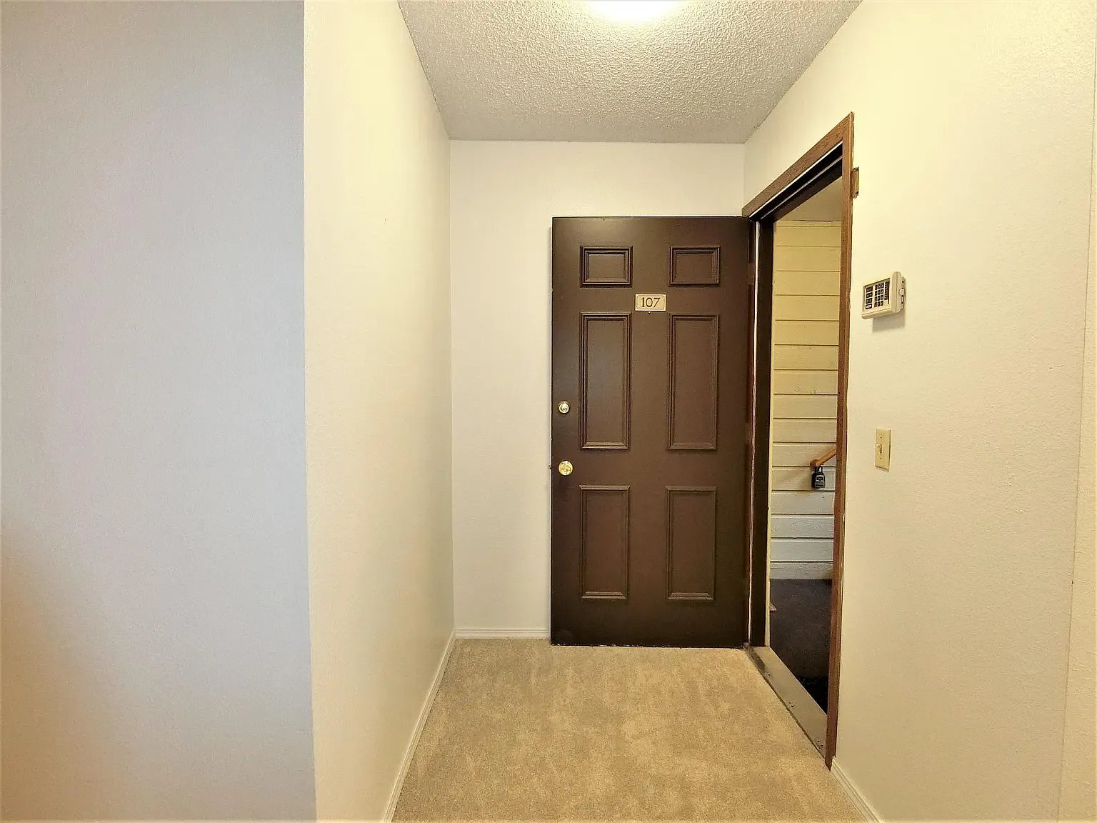 5842 NE 75th St — Photo 2