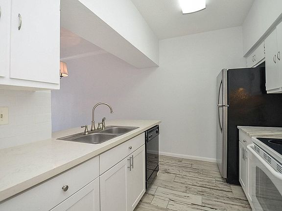 4th image of 2475 Underwood St APT 391