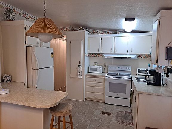 2nd image of 187 Inverness Ln