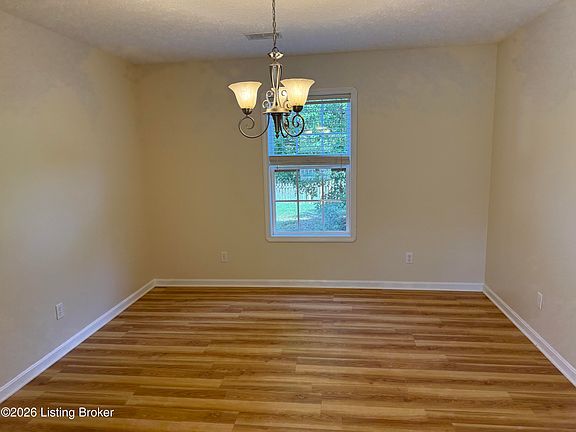 4th image of 364 Valley View Dr