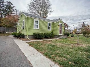 7 Lyman St E, Riverside, RI 02915