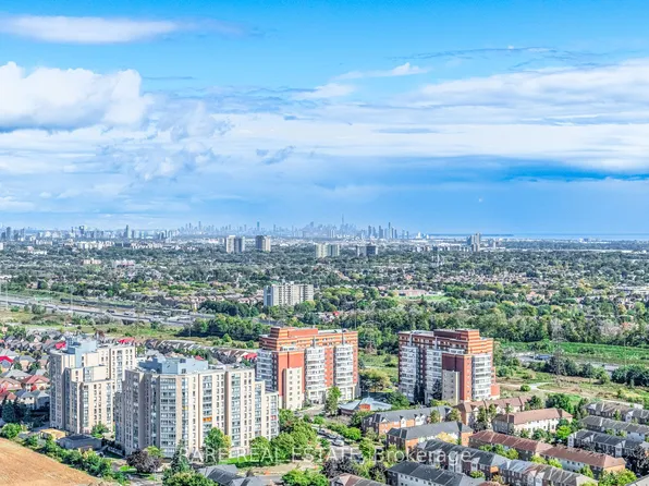 25 Kingsbridge Garden Cir #Tph6, Mississauga, ON L5R 4B1