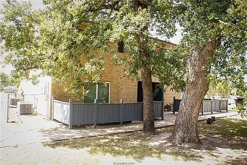 2400 Blanco Dr #D Photo 1 2400 Blanco Dr #D Photo 1
