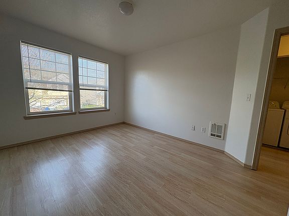 5th image of 8414 NE Knott St Unit A