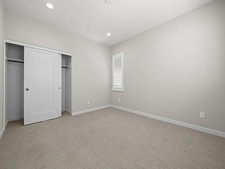 16205 Camden Cir — Photo 45