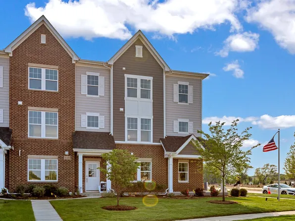 169 Yorktown Ct, Libertyville, IL 60048