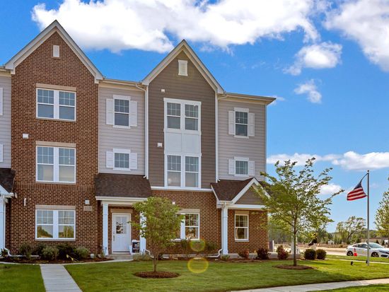 161 Yorktown Ct, Libertyville, IL 60048