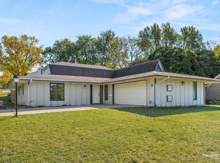 21 Fernwood Rd, Montgomery, IL 60538