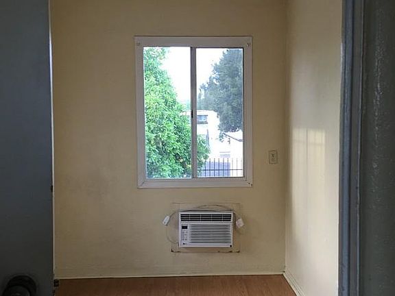 2nd image of 1172 N Mayfield Ave APT C