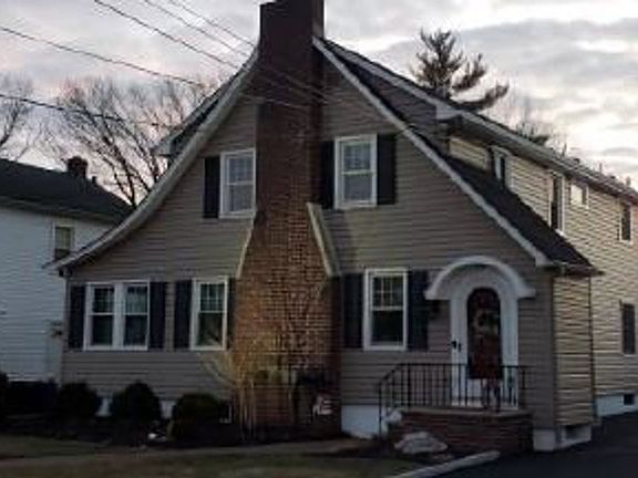 2nd image of 714 Larch St