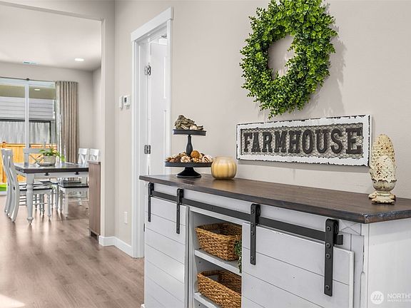 3rd image of 2032 Cantergrove Drive SE
