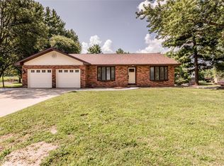 800 Glen Crossing Rd, Glen Carbon, IL 62034