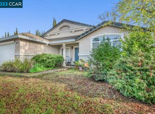 2102 Lighthouse Dr, Fairfield, CA 94534