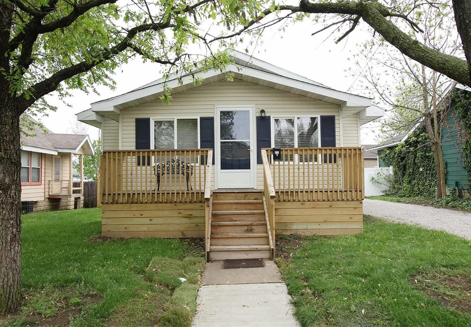 833 Rice St, Wood River, IL 62095 Zillow