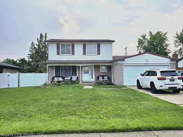 15834 Fairfax St, Southfield, MI 48075