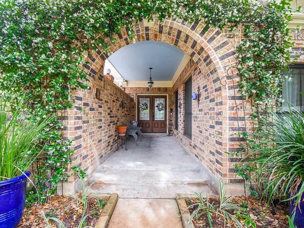 1023 Cardinal Ave, Sugar Land, TX 77478