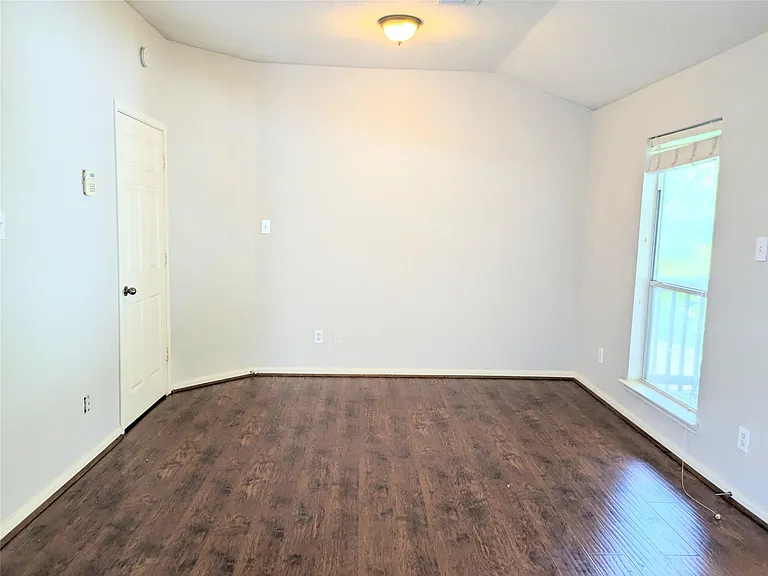 2716 Park Falls Dr — Photo 14