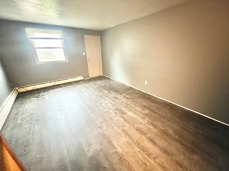 401 Moon Clinton Rd — Photo 6