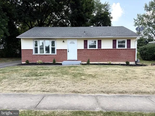 3807 N Sylvan Dr, York, PA 17402