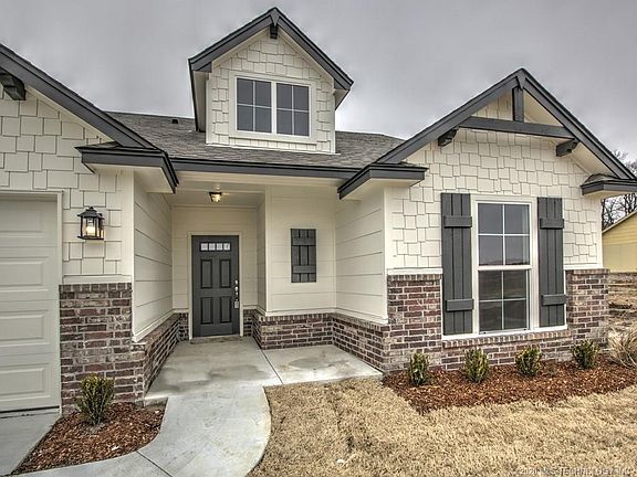 3rd image of 8634 N 73rd E. Pl