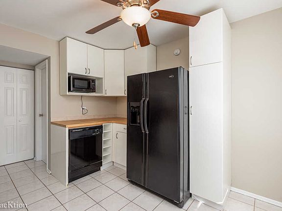 5th image of 7339 Winthrop Way Unit 8