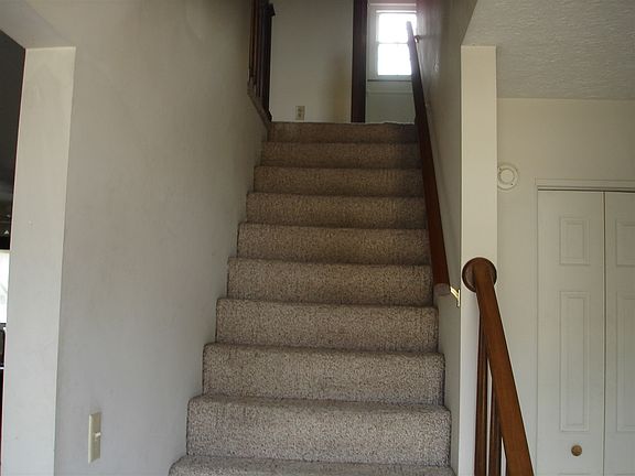 4th image of 749 Magnolia Dr
