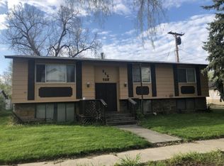 355 Oak St, Forsyth, MT 59327