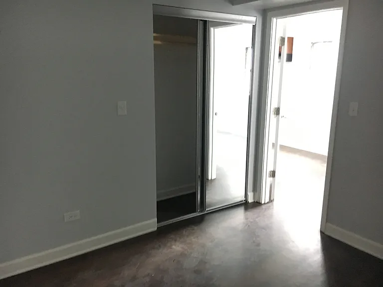 2228 S Sawyer Ave — Photo 9